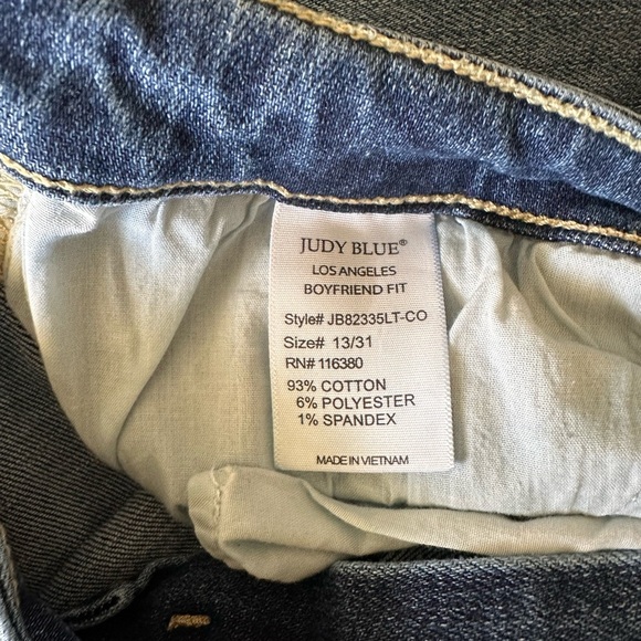 Judy Blue Boyfriend Jeans Size 13/31 Light Wash Stretch Denim - Picture 4 of 8